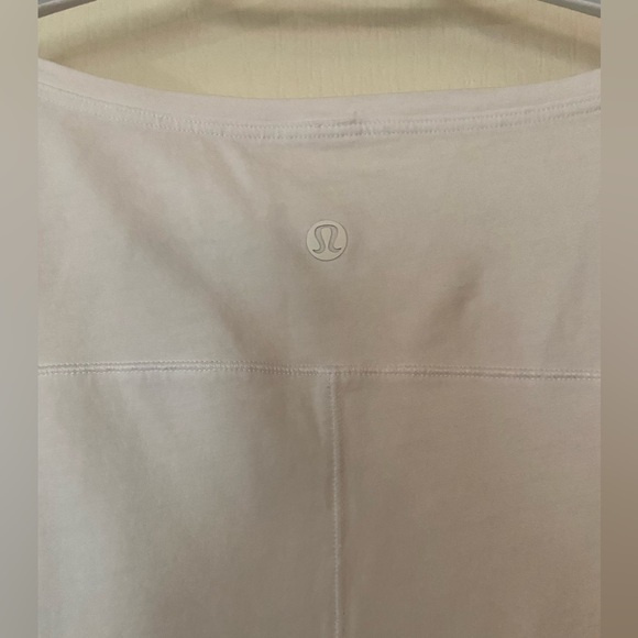 Lululemon High Low Tee - Picture 4 of 7